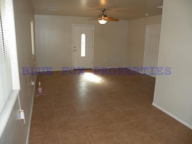 Building Photo - 1428 E Elm St
