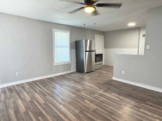 Building Photo - 1701 SW Jefferson Ave