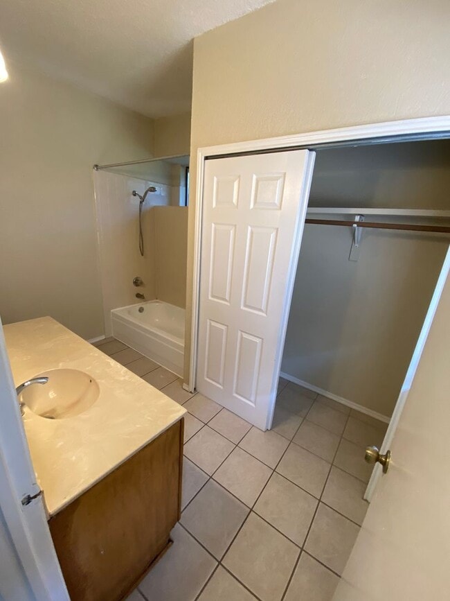 Building Photo - An Affordable and Beautiful Home