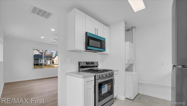 Foto del edificio - 23108 Pilgrim Ave