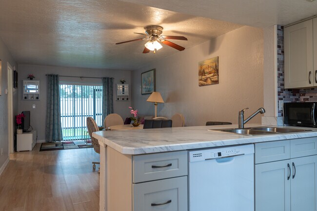 Foto del edificio - 1604 University Ln