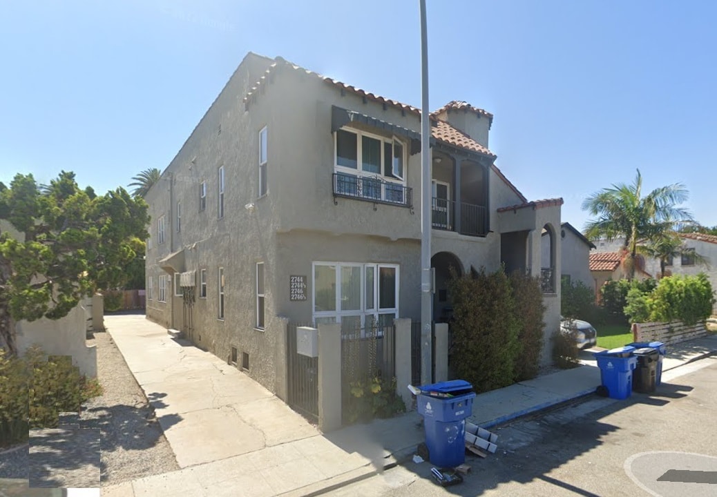 2744 S. Redondo Blvd (Spacious 3-Bed, 1-B... - 2744 S. Redondo Blvd  (Spacious 3-Bed, 1-B...