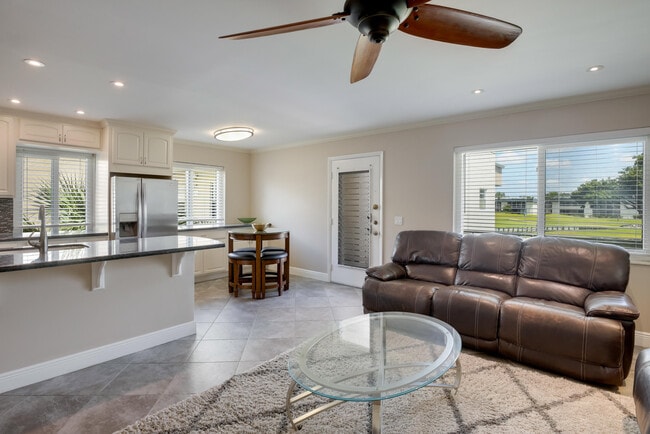 Building Photo - 510 Flanders K