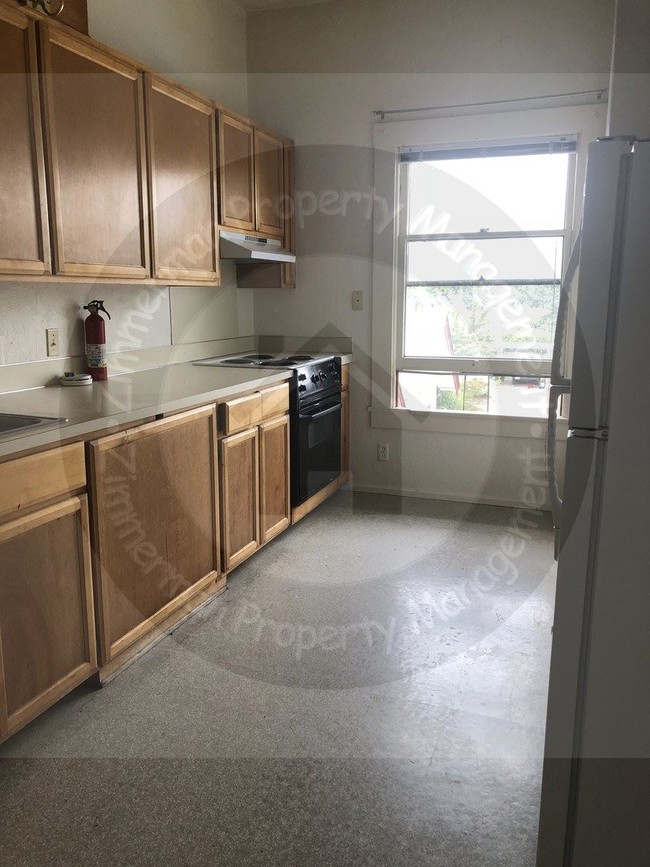 Building Photo - 846 F St