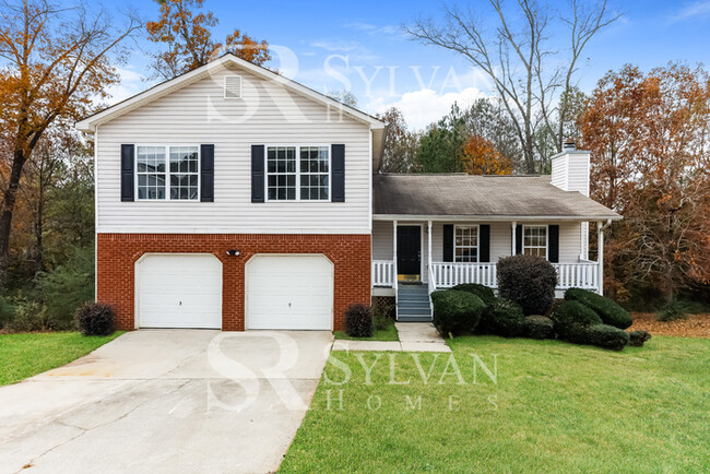 Building Photo - This 5 bedroom, 3.5 bathroom is sure to im...