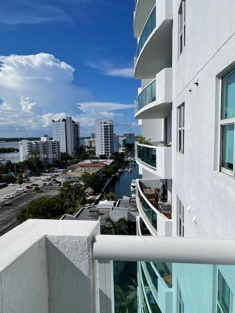 Building Photo - 7900 Harbor Island Dr