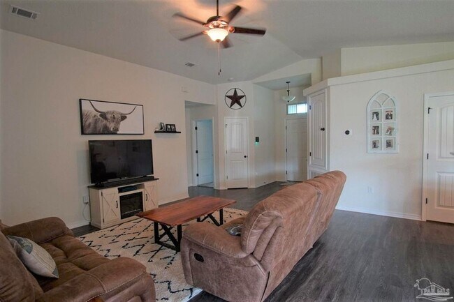 Foto del edificio - Popular Floor Plan, Almost New Home in Woo...
