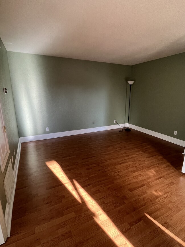 Living Room - 8731 Graves Ave