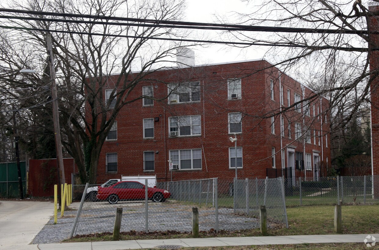 Primary Photo - 5055 1st St NW