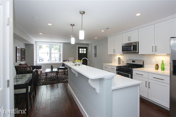 Building Photo - 426 15th St NE