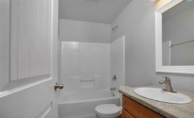 Building Photo - 2bed/1 bath Home located near Downtown Puyallup