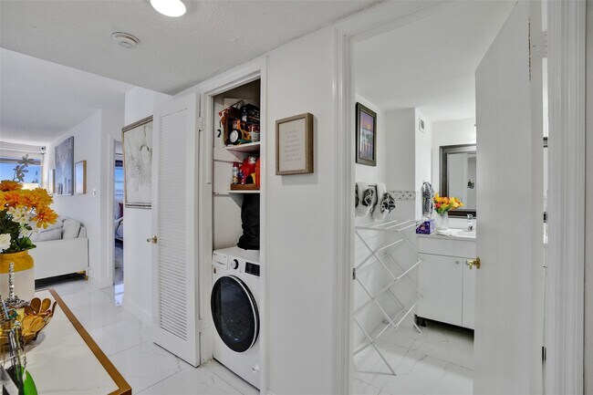 Foto del edificio - 18041 Biscayne Blvd