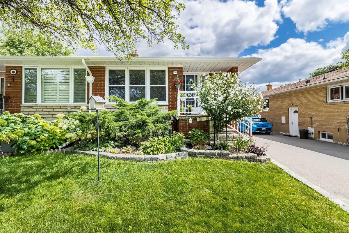 Primary Photo - 59 Vanguard Dr