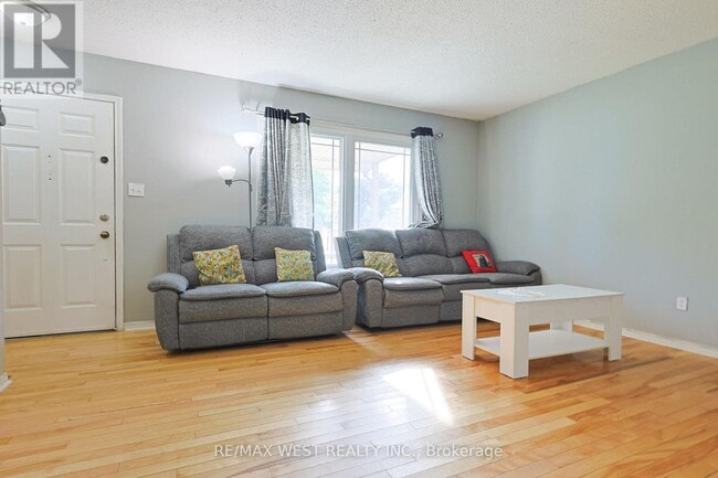 Building Photo - 300 Crawford St