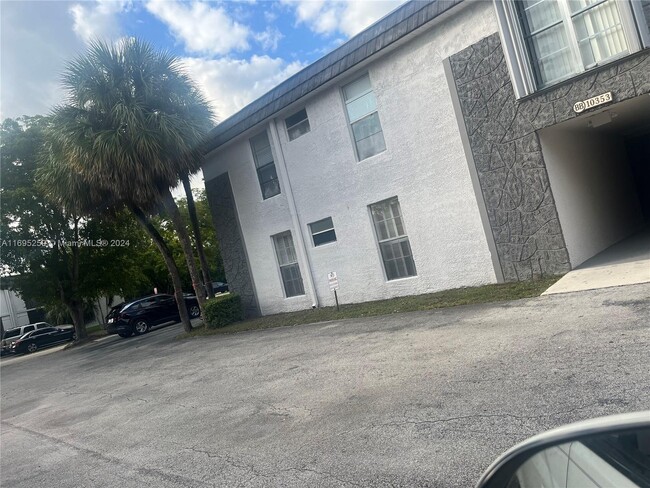 Foto del edificio - 10391 N Kendall Dr