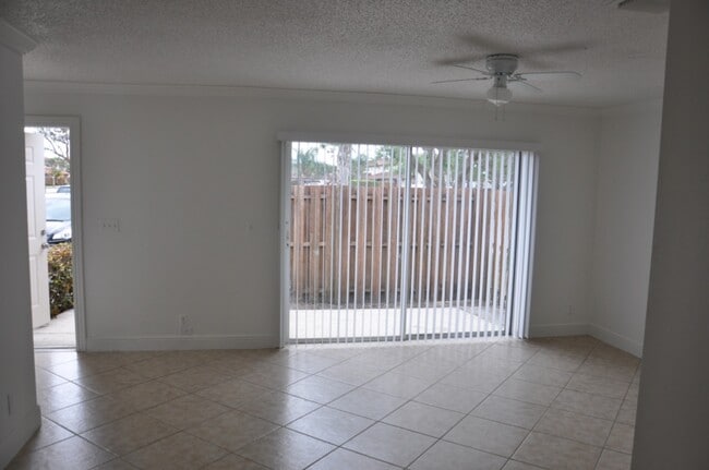 Photo - 1401 Cypress Way W Townhome