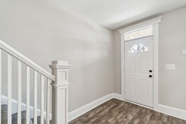 Photo - 1937 Bennett Pl NE House