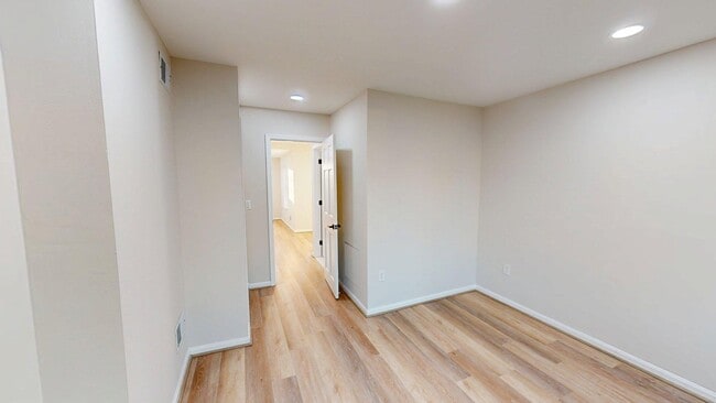 Foto del edificio - 1138 S Hanover St