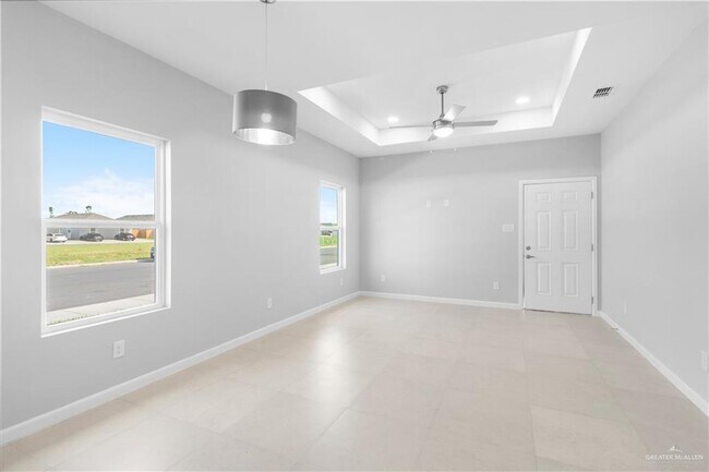 Foto del edificio - 6 West Dr