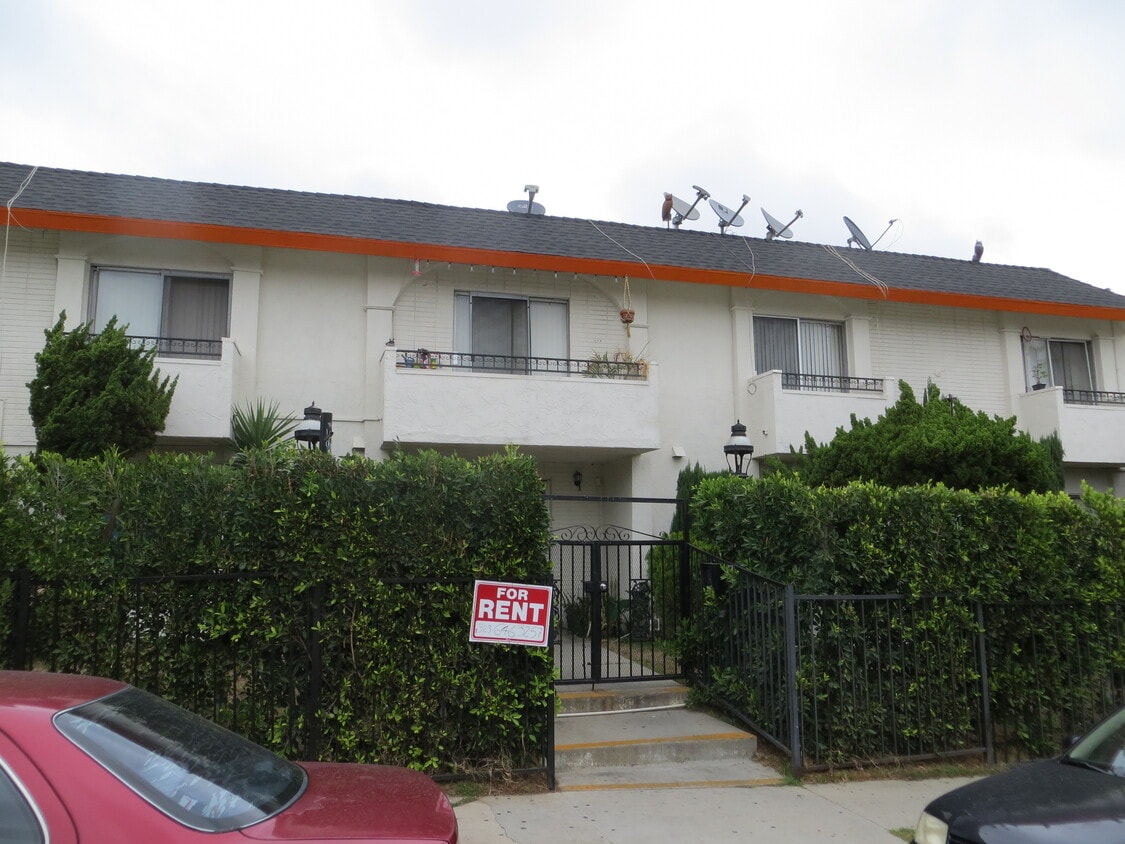 Primary Photo - 4641 La Mirada Ave