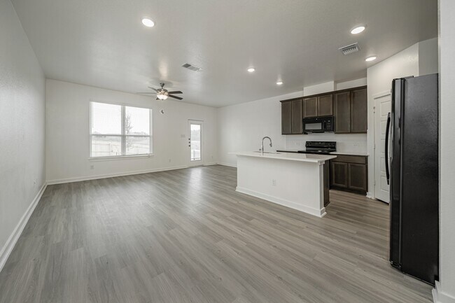 Foto del edificio - 8454 1st St