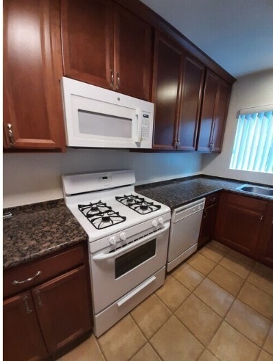Building Photo - Blossom Garden Apartments