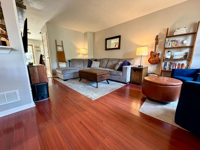 Building Photo - Stunning 3-Bedroom Townhome Nestled in Andorra Woods! Available mid-August!