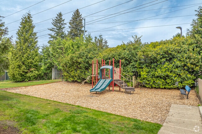 Playground - Gateway Commons