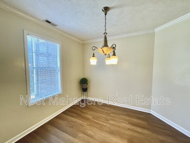 Building Photo - 300 Bubble Creek Ct