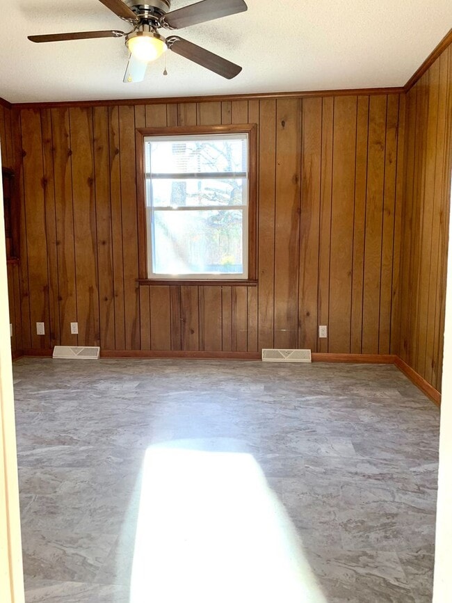 Foto del edificio - 498 Bunker Hill Rd