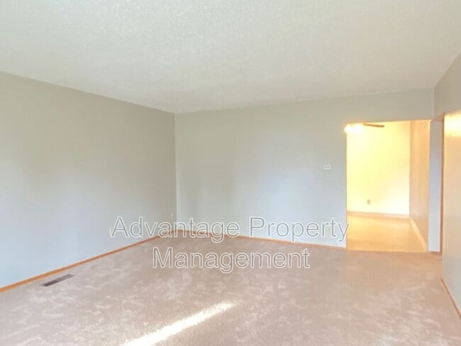 Building Photo - 407 Kees St