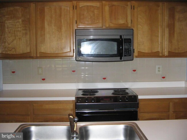 Building Photo - 14106 Valleyfield Dr