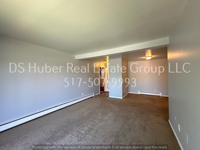 Building Photo - 1016 E. Greenlawn-8