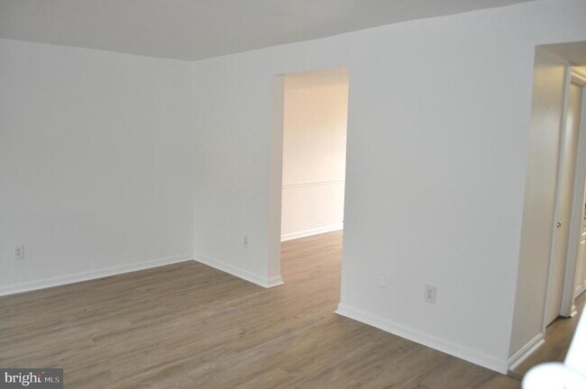 Building Photo - 25143 Tralee Ct