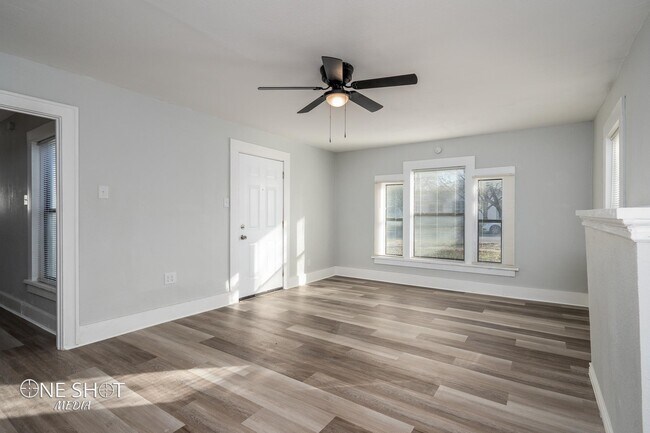 Foto del edificio - 842 Grand Ave