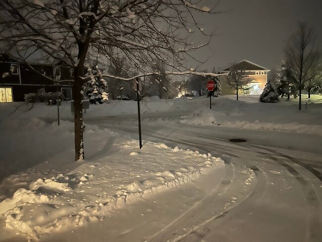 Building Photo - 15600 60th Ave N