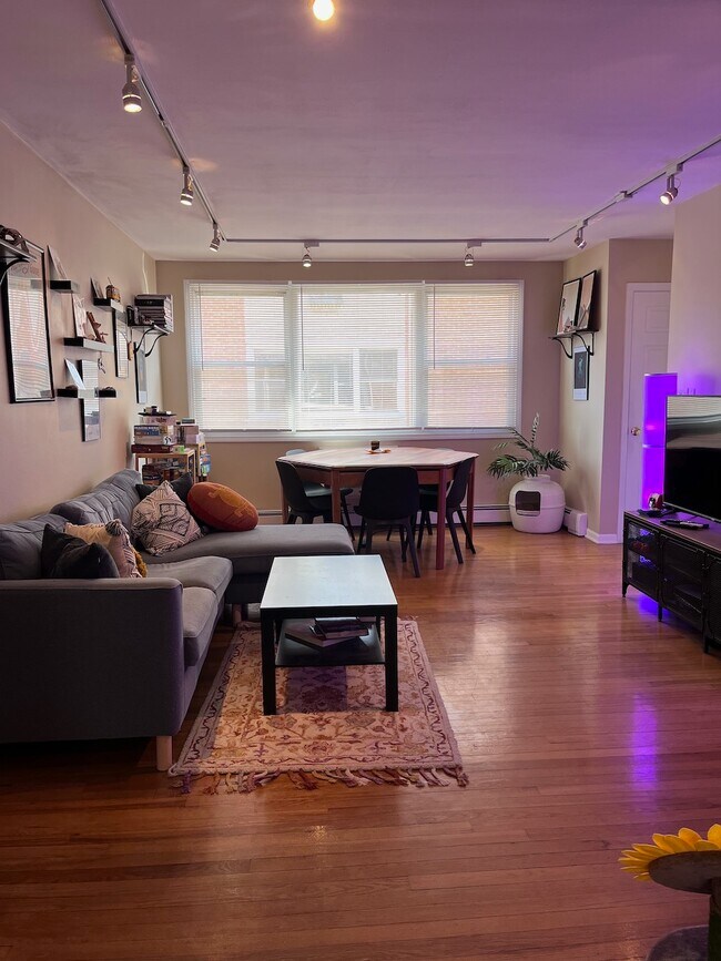 Foto del edificio - 1531 W Sherwin Ave