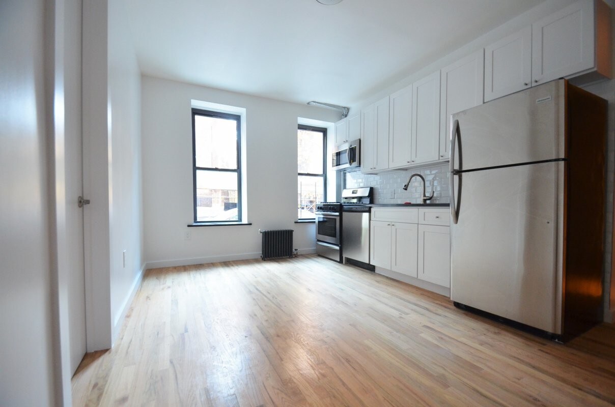 Primary Photo - 295 W 150th St