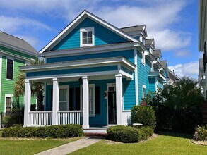Building Photo - 3400 Pampas Dr