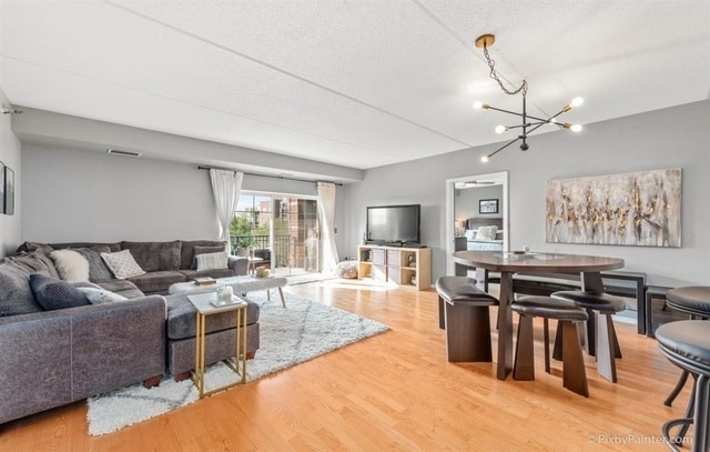 Building Photo - 410 W Mahogany Ct