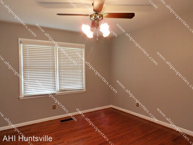 Building Photo - 3 br, 2 bath House - 1717 Haynes Avenue NE