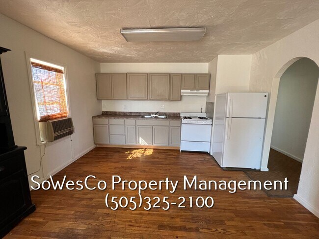 Building Photo - Two Bedroom One Bath Home with fenced yard