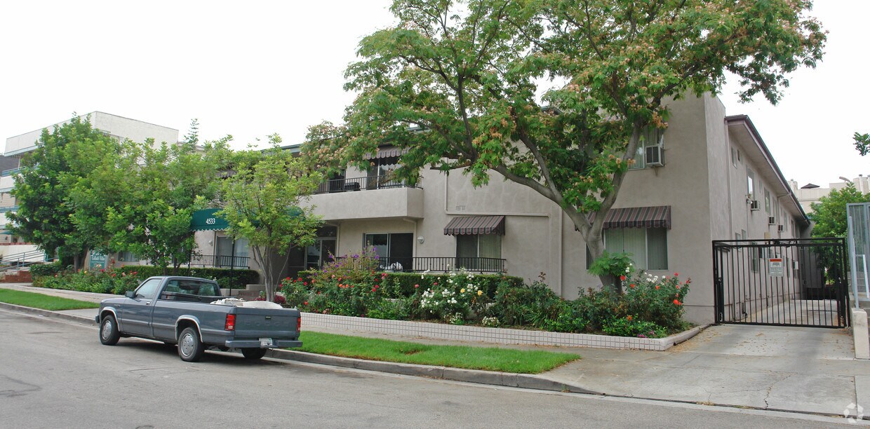 Primary Photo - Colbath Apartments