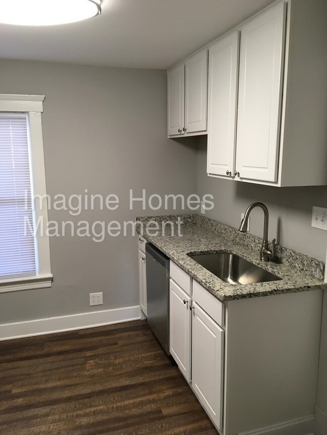 Building Photo - 539 Linda St