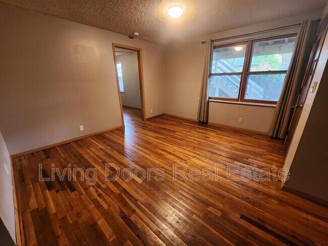 Foto del edificio - 1301 Hill St