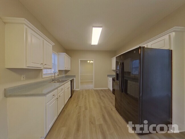 Building Photo - 5774 Broadleaf Way