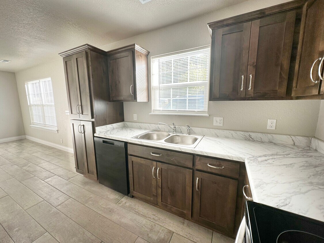 Foto principal - 615 S High Ave