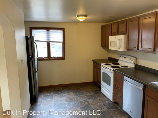 Foto del edificio - 3 br, 1 bath House - 6119 Bristol St