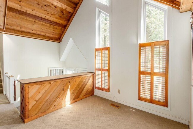 Building Photo - 2744 Tritt Springs Dr NE