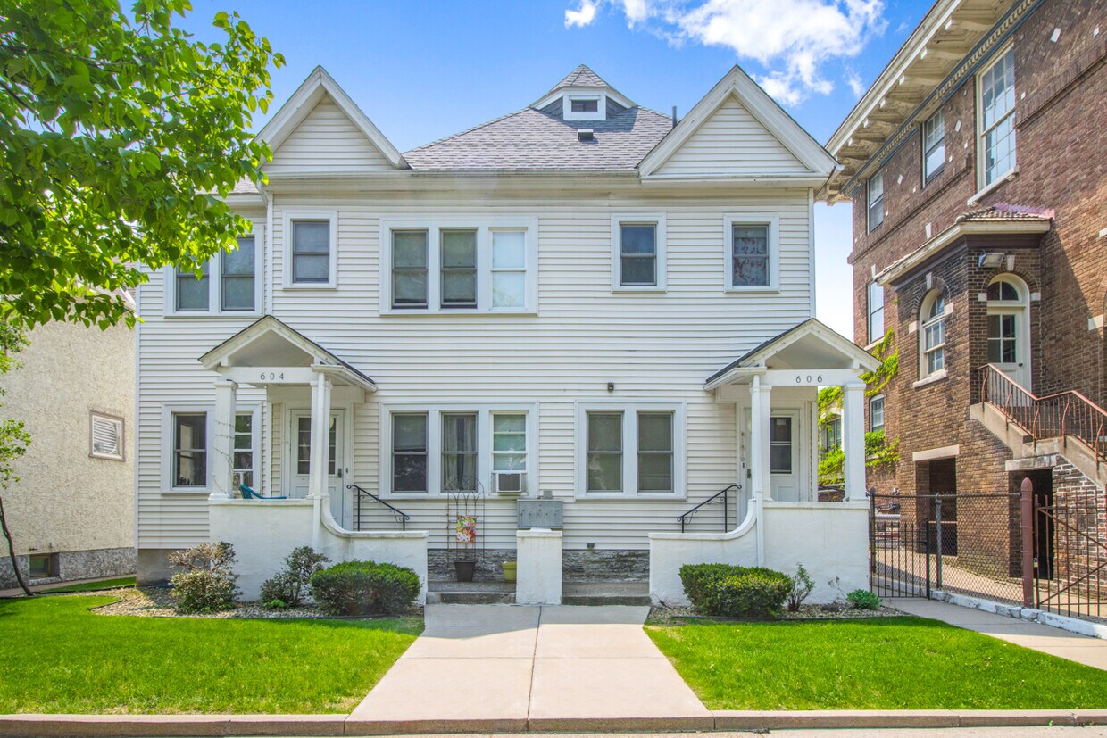 Primary Photo - 606 Portland Ave